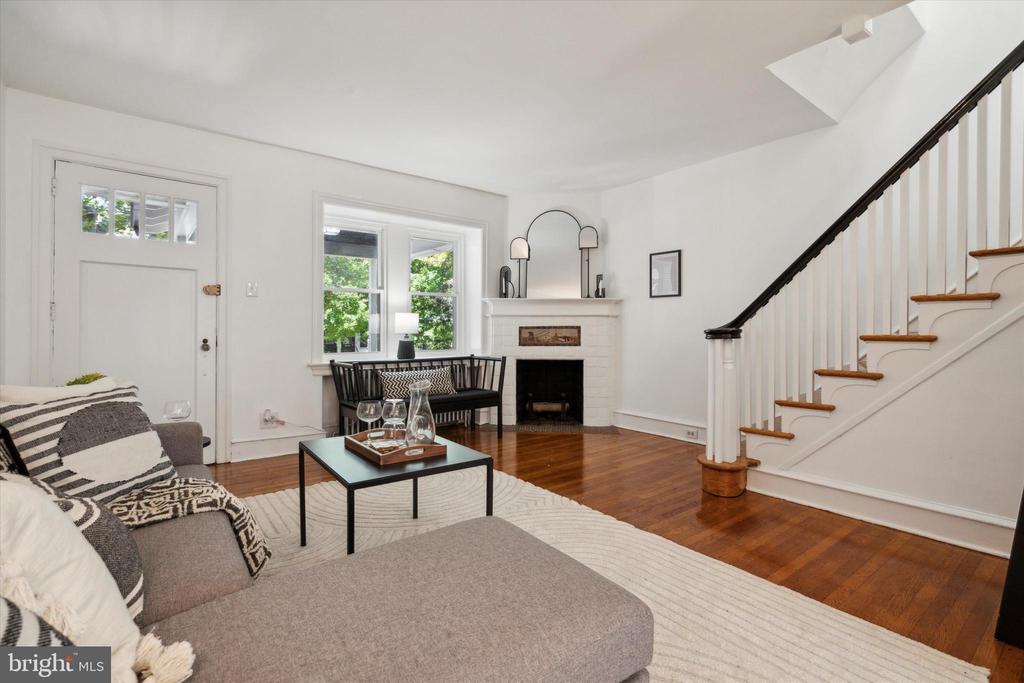 60 E Abington Ave