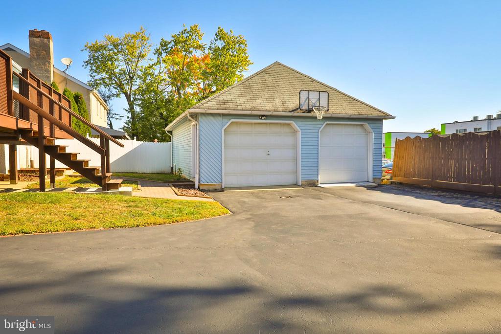 614 Cheswick Rd