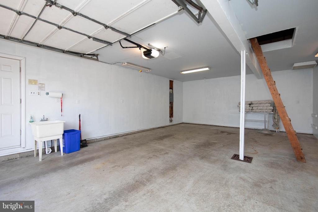 614 Cheswick Rd