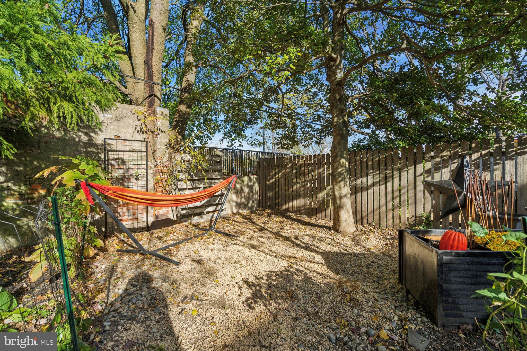 37 W Durham St