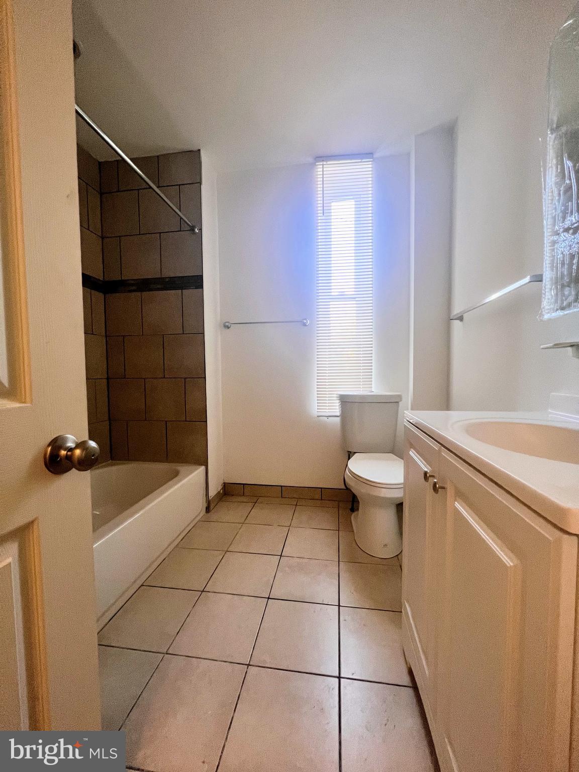 332 W MANHEIM ST #1