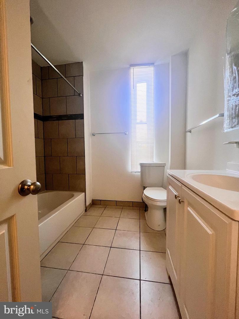 332 W MANHEIM ST #1