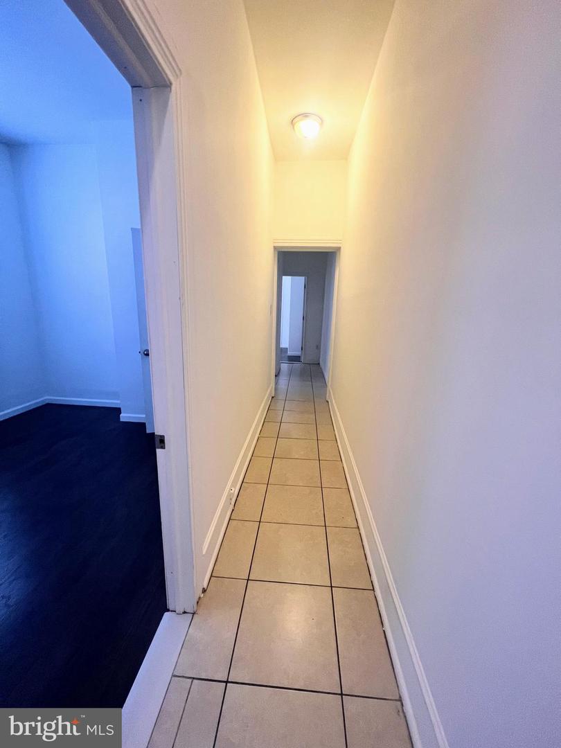 332 W MANHEIM ST #1
