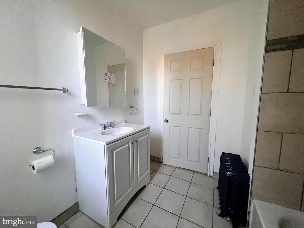 332 W MANHEIM ST #1