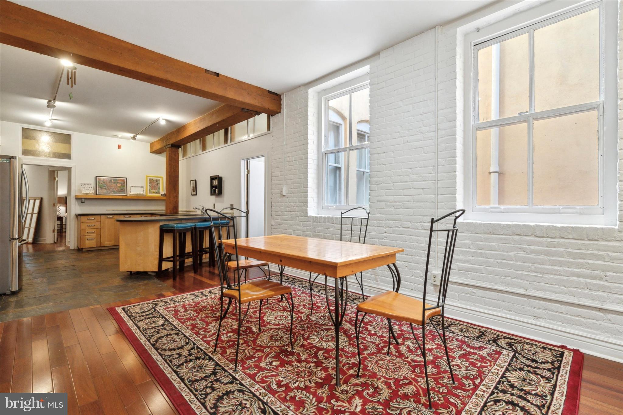 212-20 Race St #2c