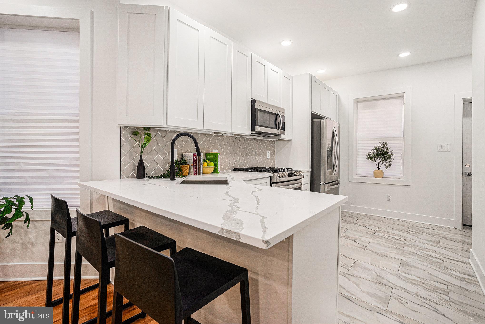 451 W Earlham Ter