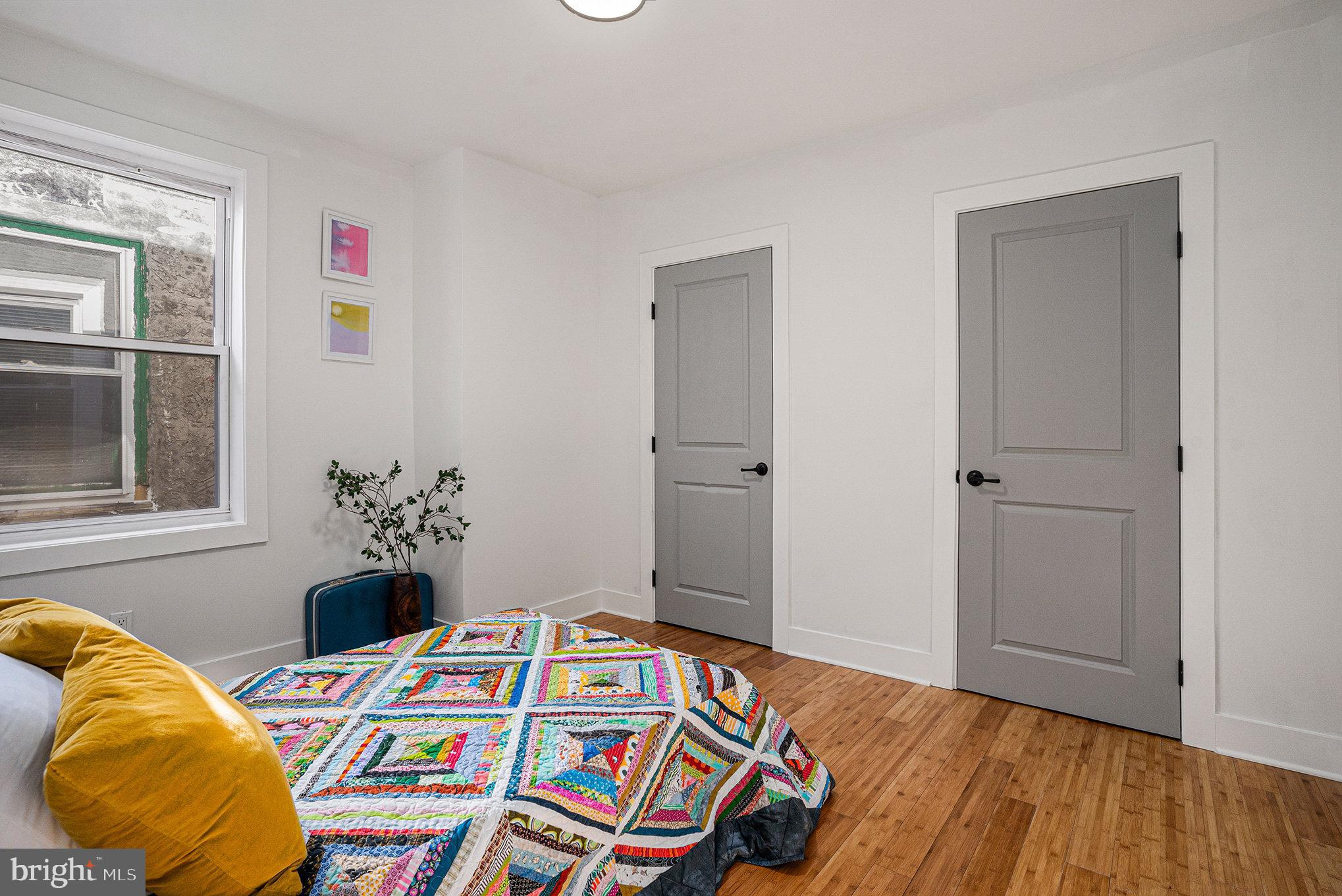 451 W Earlham Ter