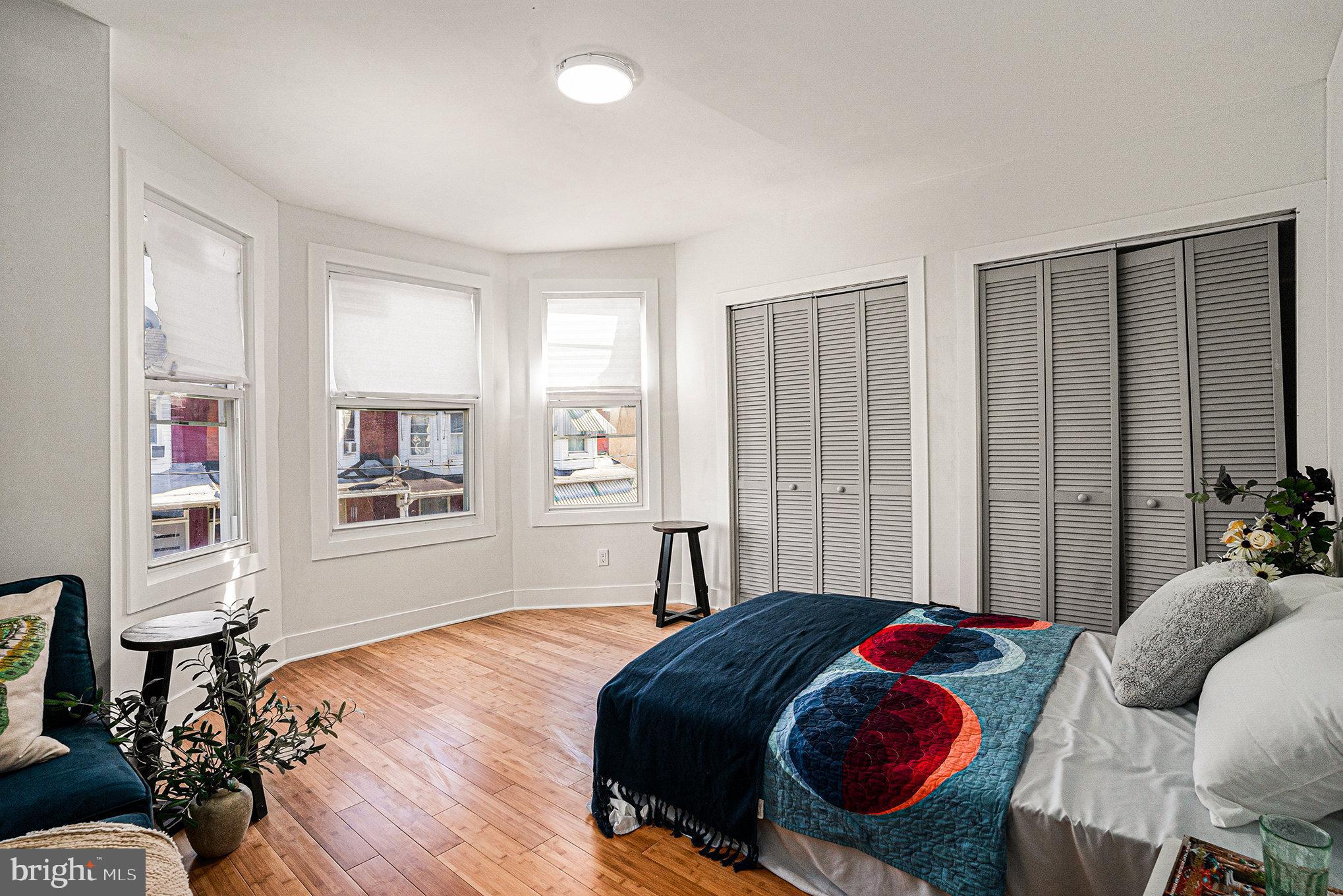 451 W Earlham Ter