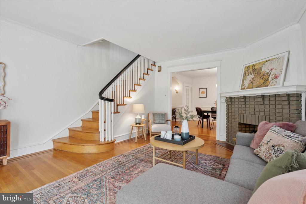 418 W Mount Airy Ave