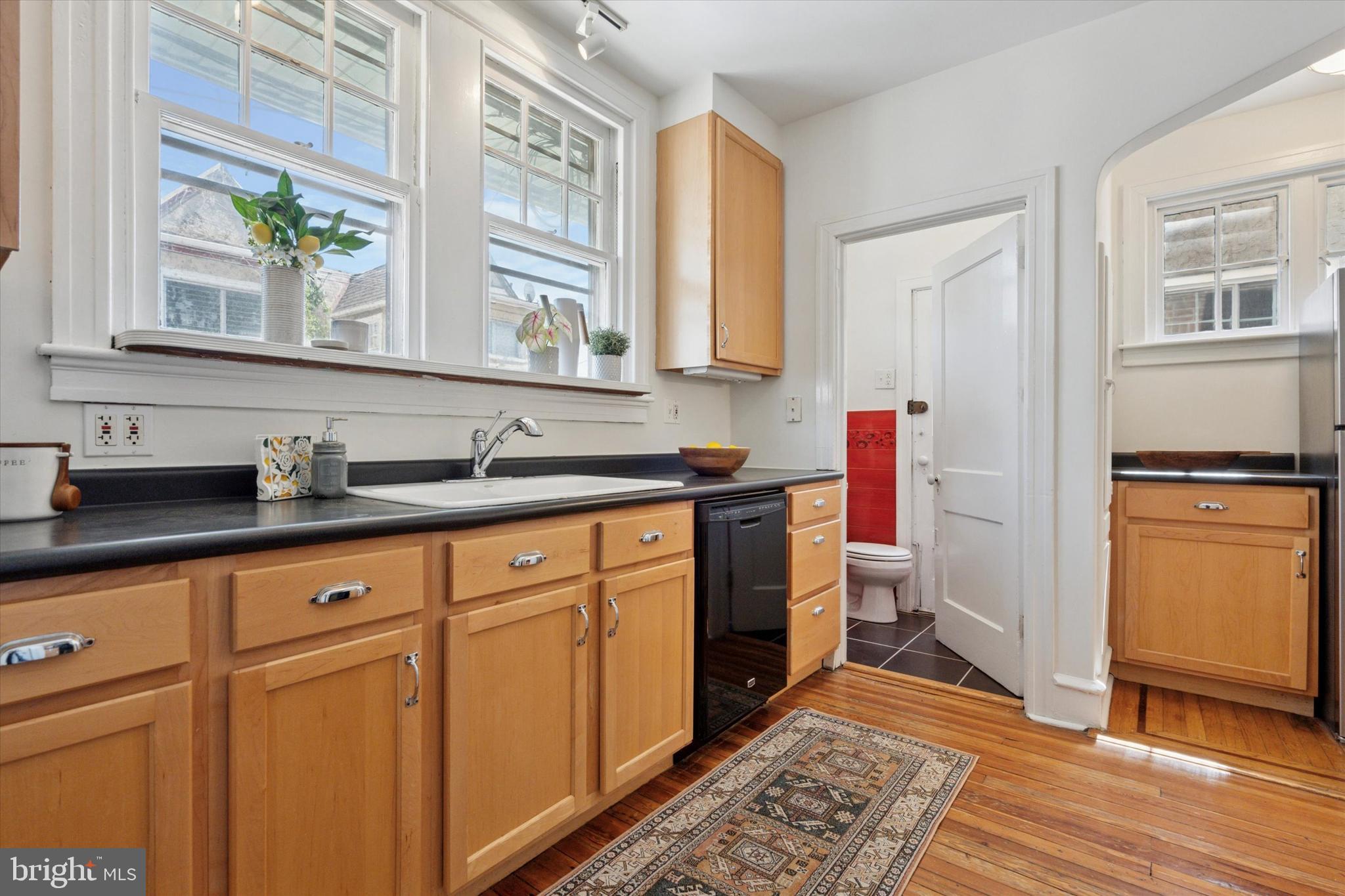 418 W Mount Airy Ave