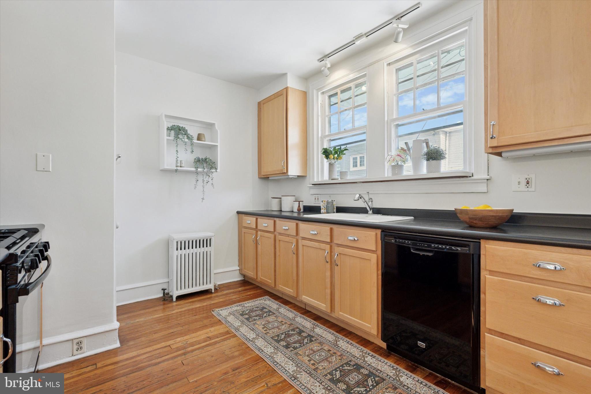418 W Mount Airy Ave