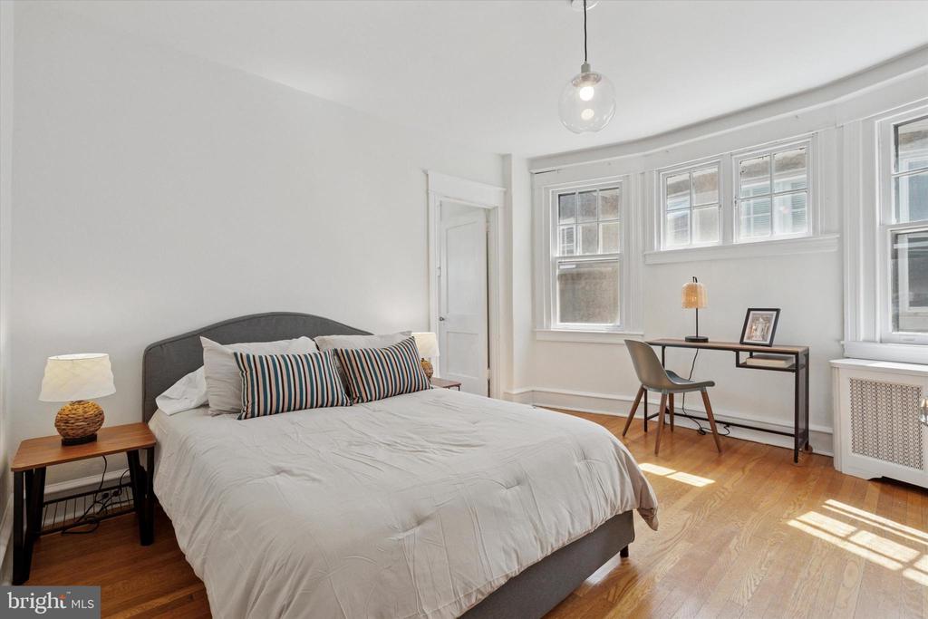 418 W Mount Airy Ave