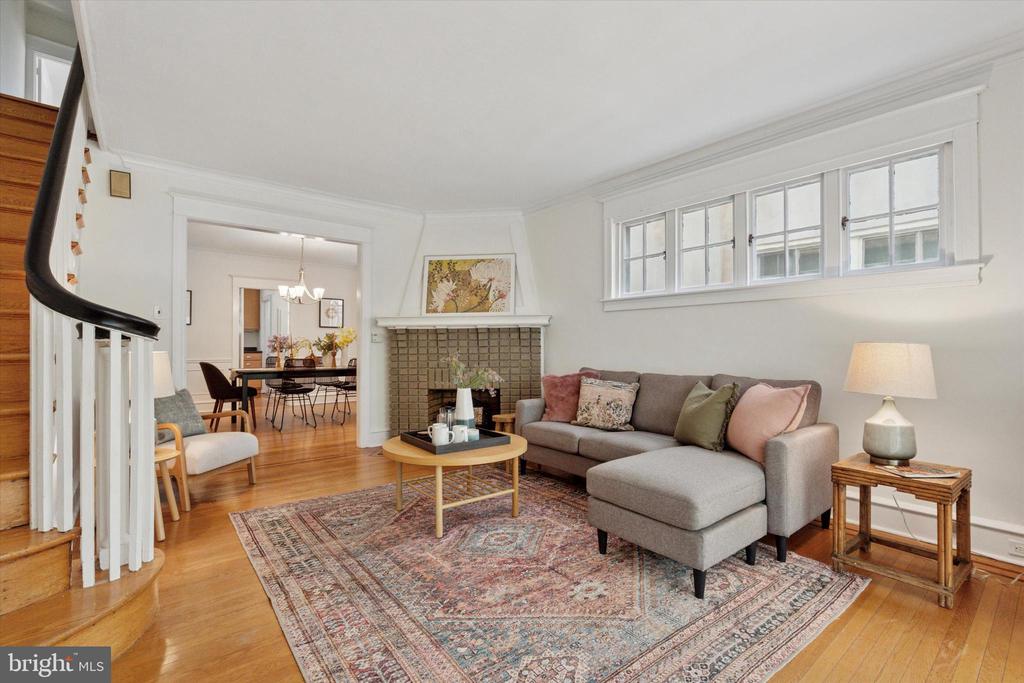 418 W Mount Airy Ave