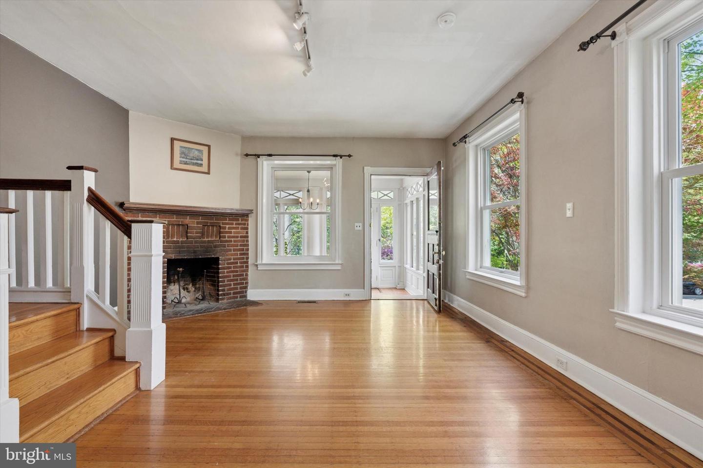 38--40 E Willow Grove Ave