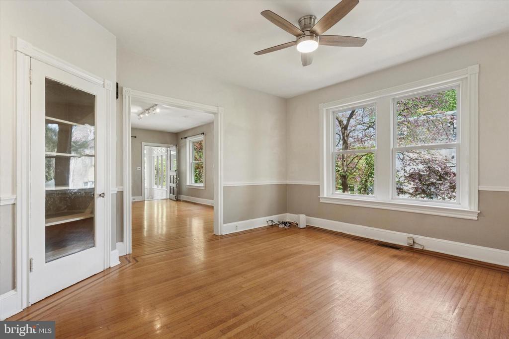 38--40 E Willow Grove Ave