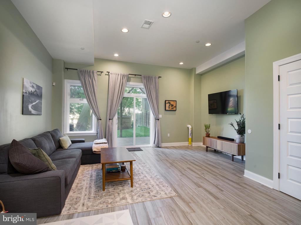 420 Kingsley St