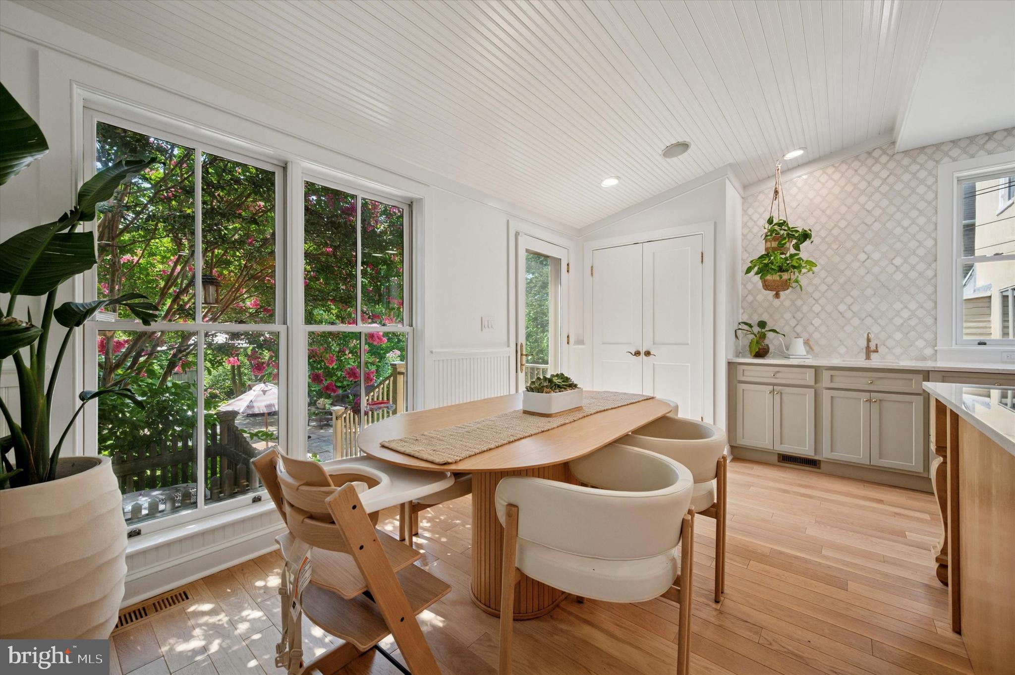 234 E BENEZET STREET