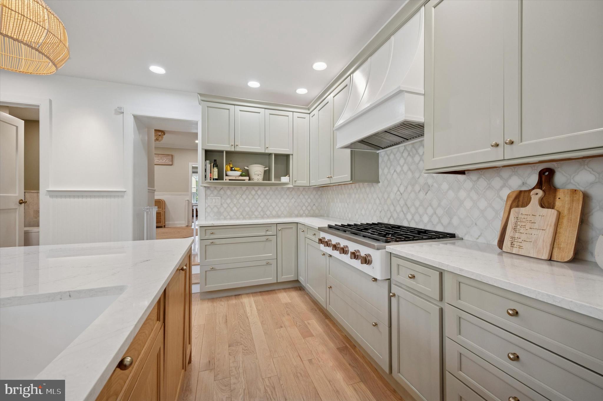 234 E BENEZET STREET