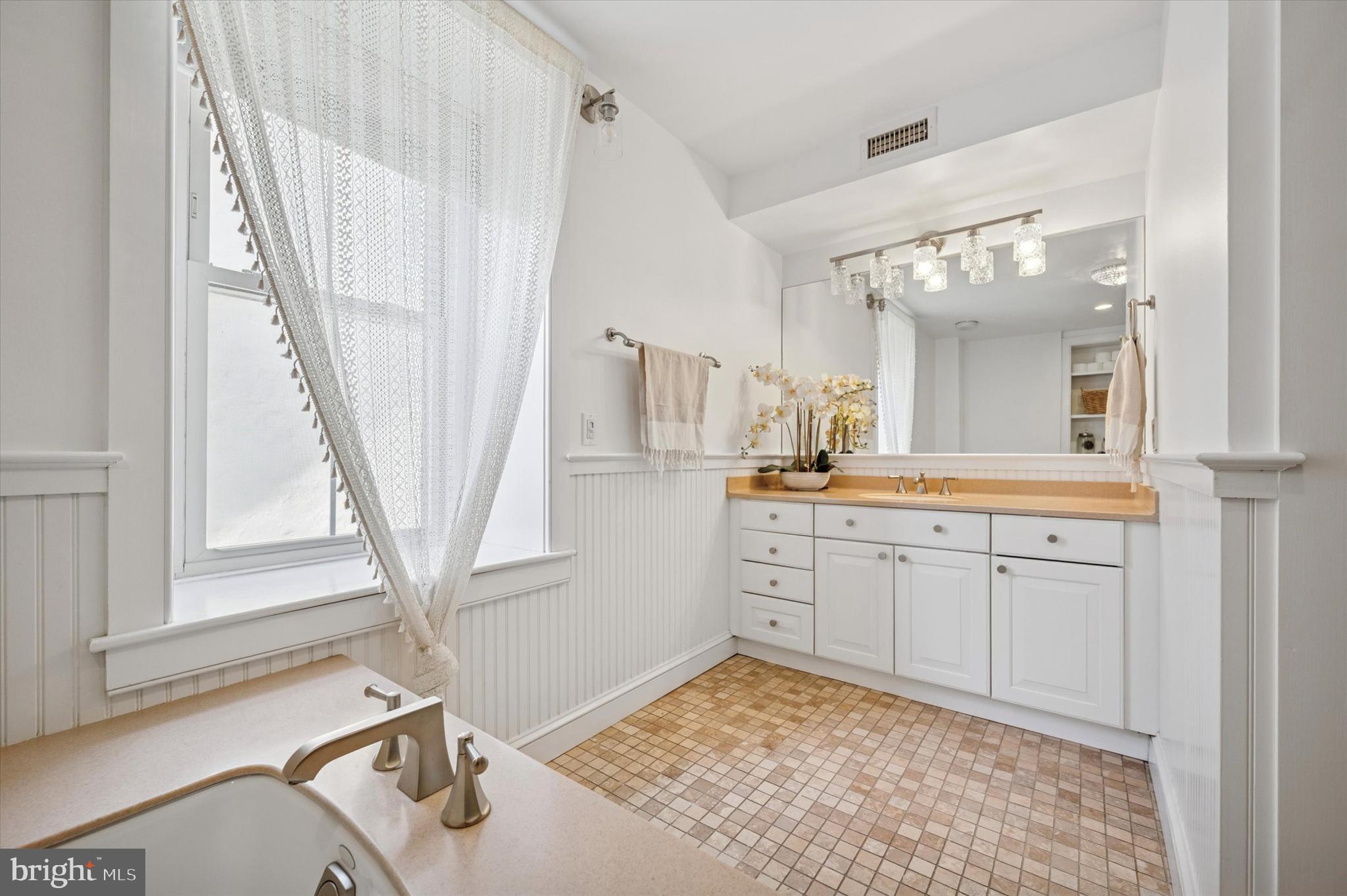 234 E BENEZET STREET