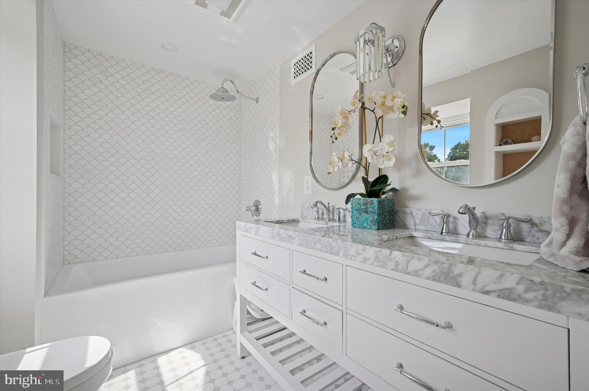 234 E BENEZET STREET