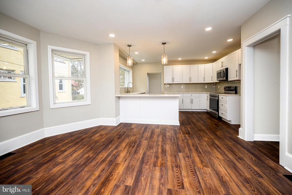 338 E MOUNT AIRY AVENUE