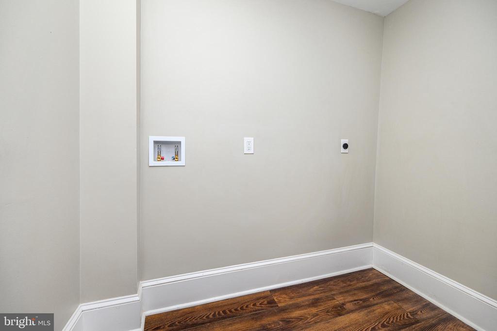 338 E MOUNT AIRY AVENUE