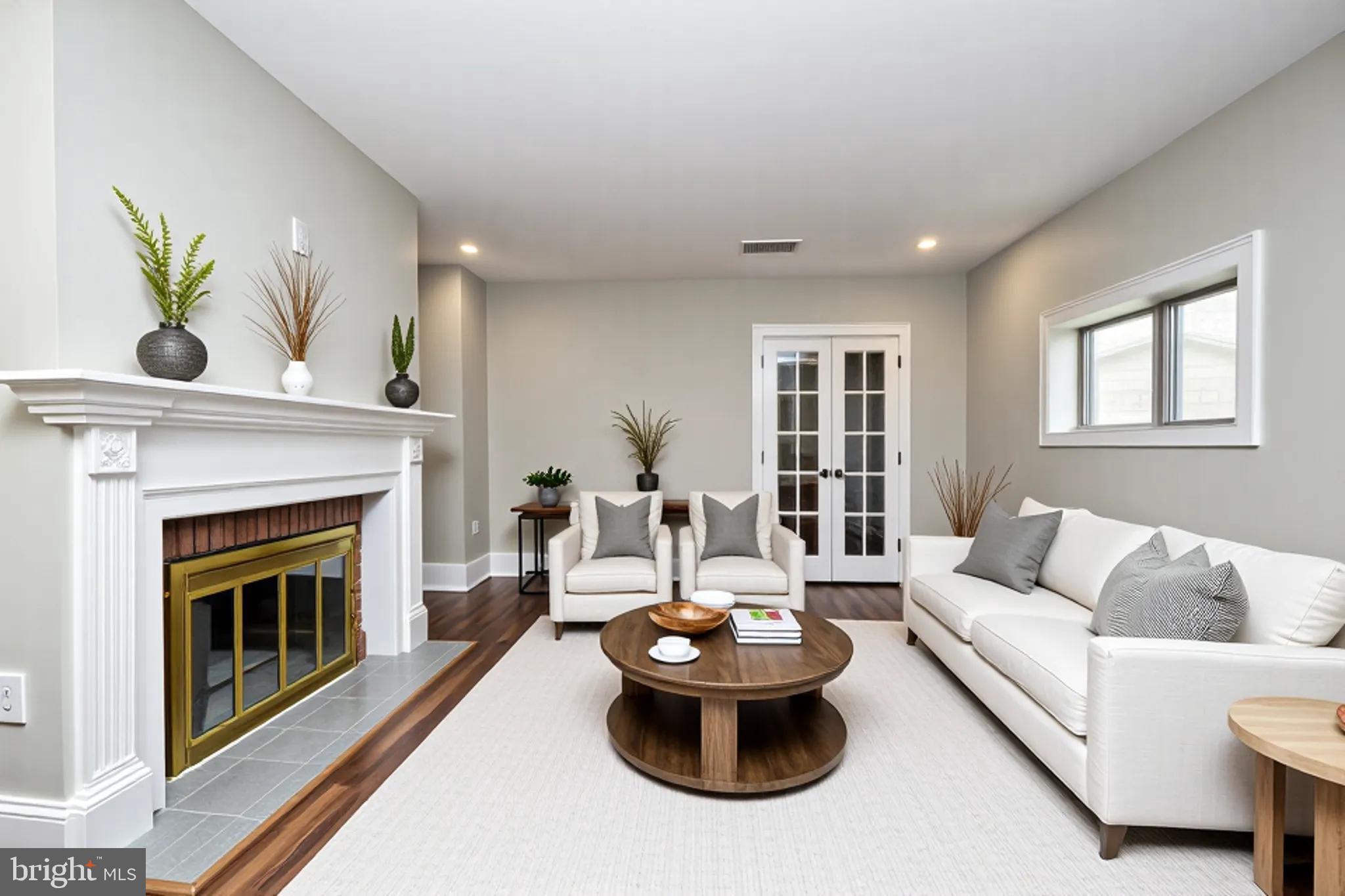 338 E MOUNT AIRY AVENUE