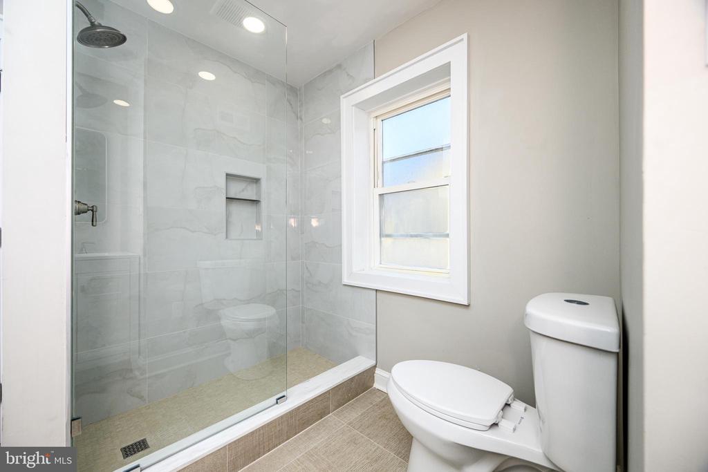 338 E MOUNT AIRY AVENUE