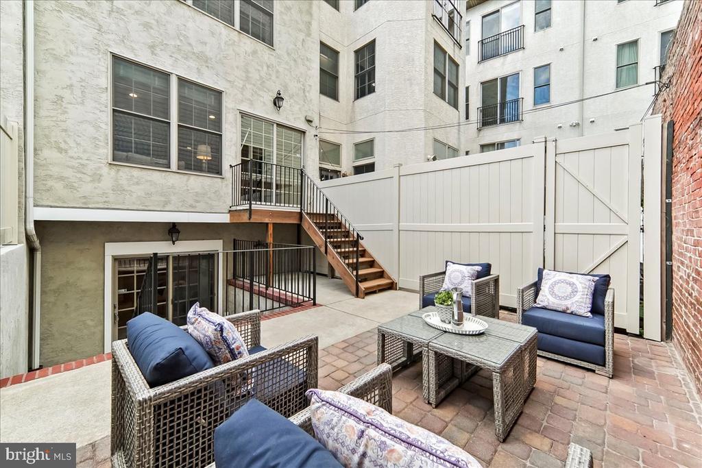 677 N 15TH STREET
