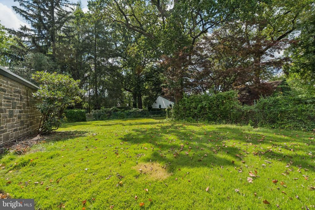 609 E SEDGWICK STREET