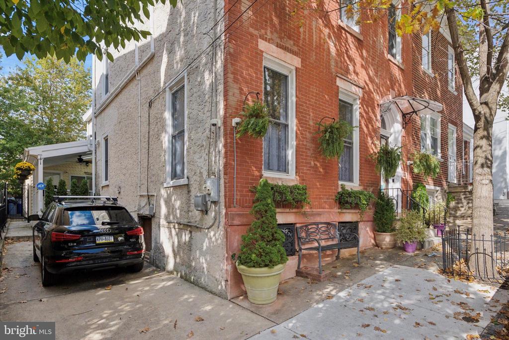 168 GAY STREET
