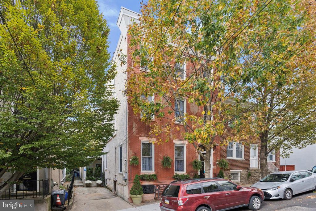 168 GAY STREET