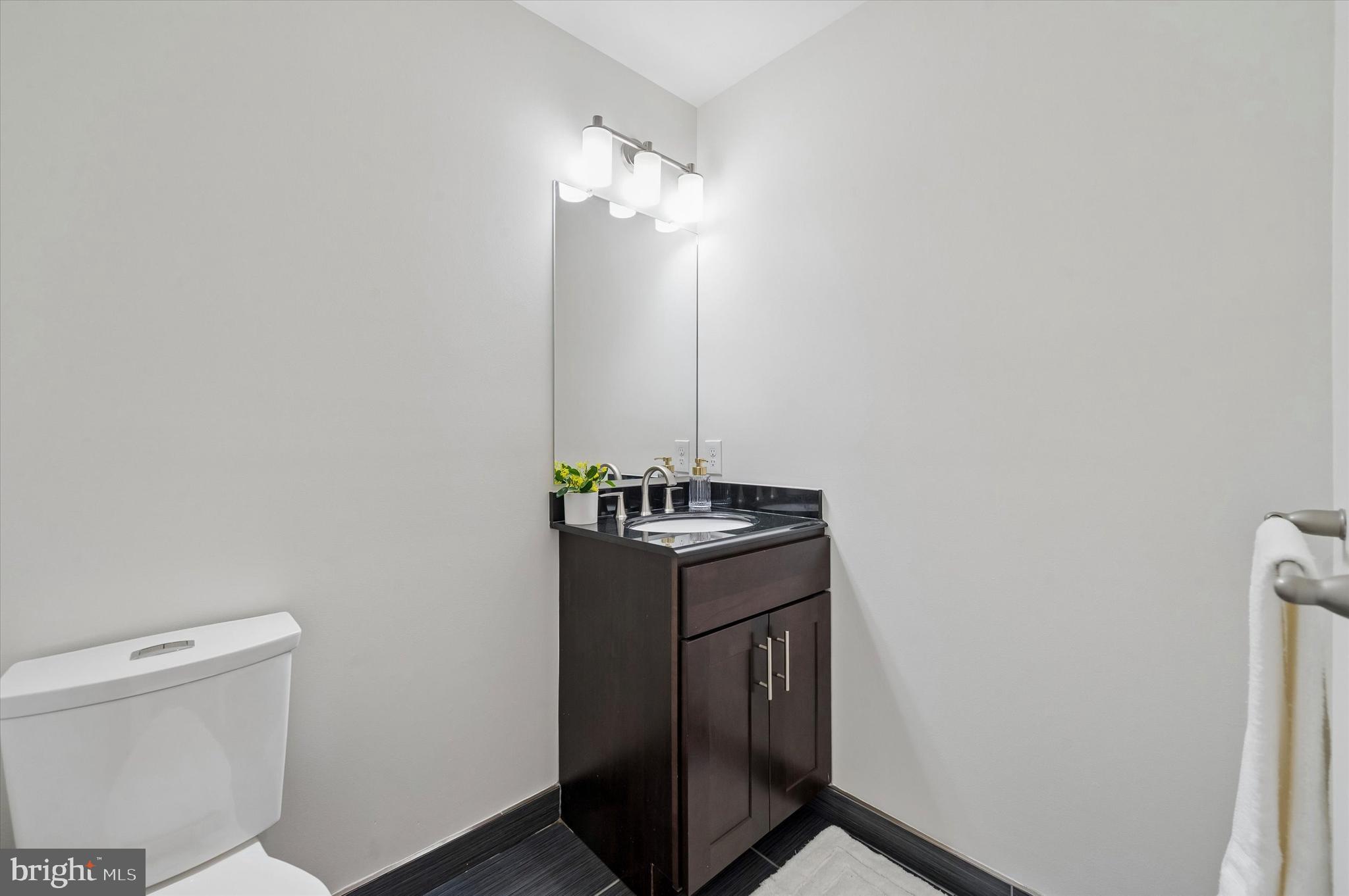 2555 CARPENTER STREET E