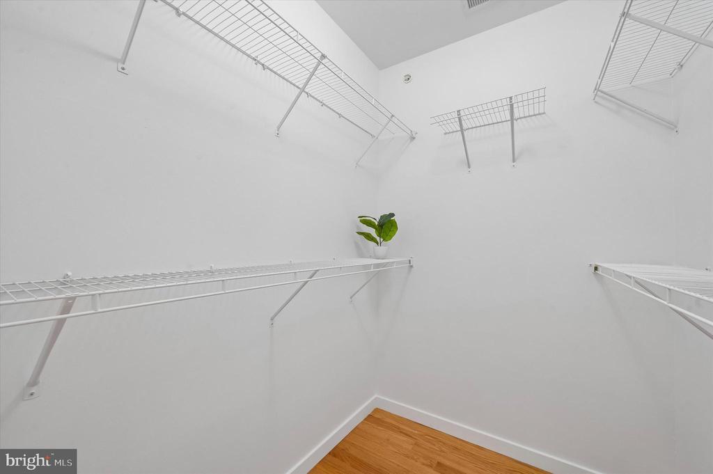 2555 CARPENTER STREET E