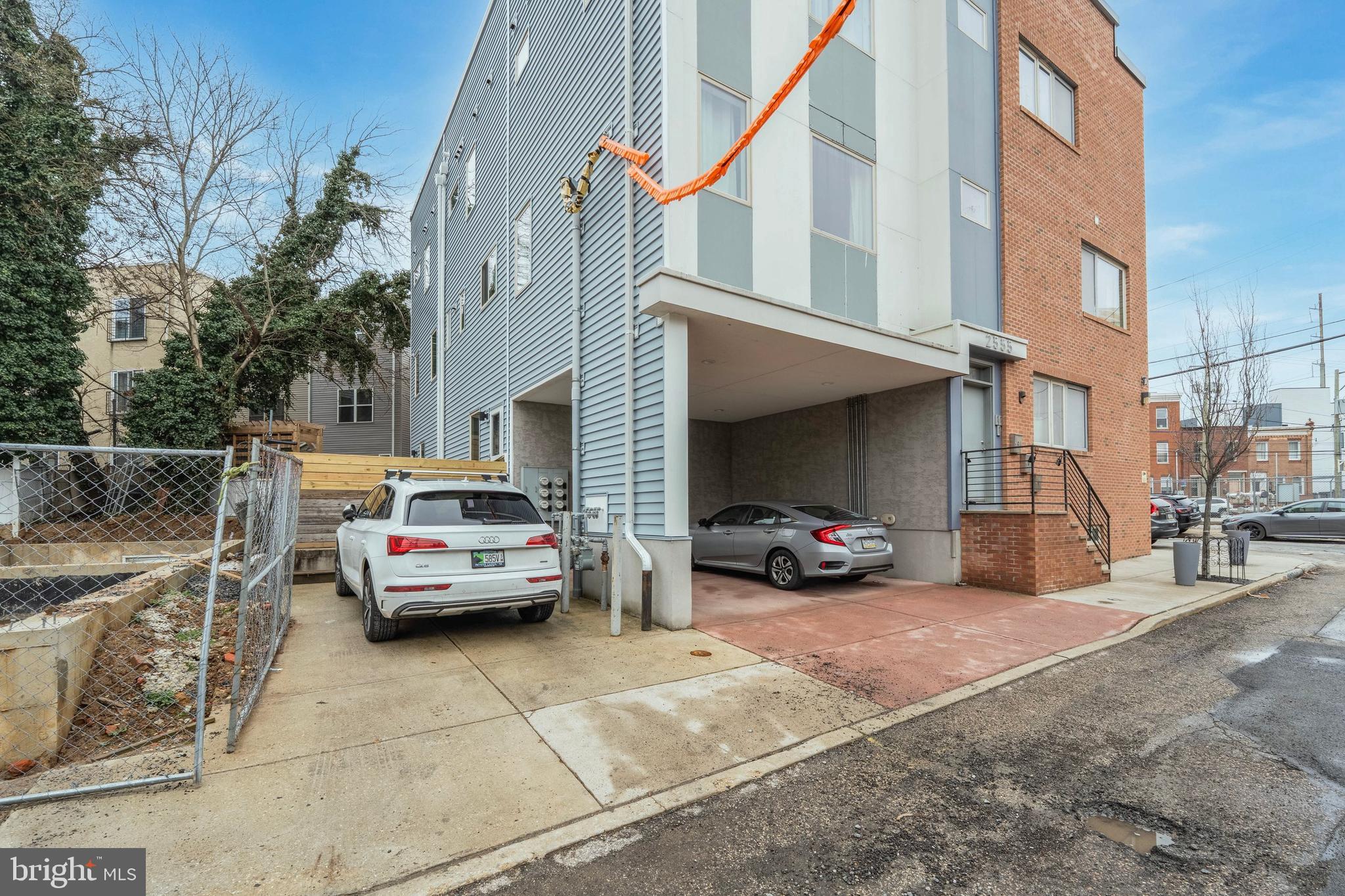 2555 CARPENTER STREET E