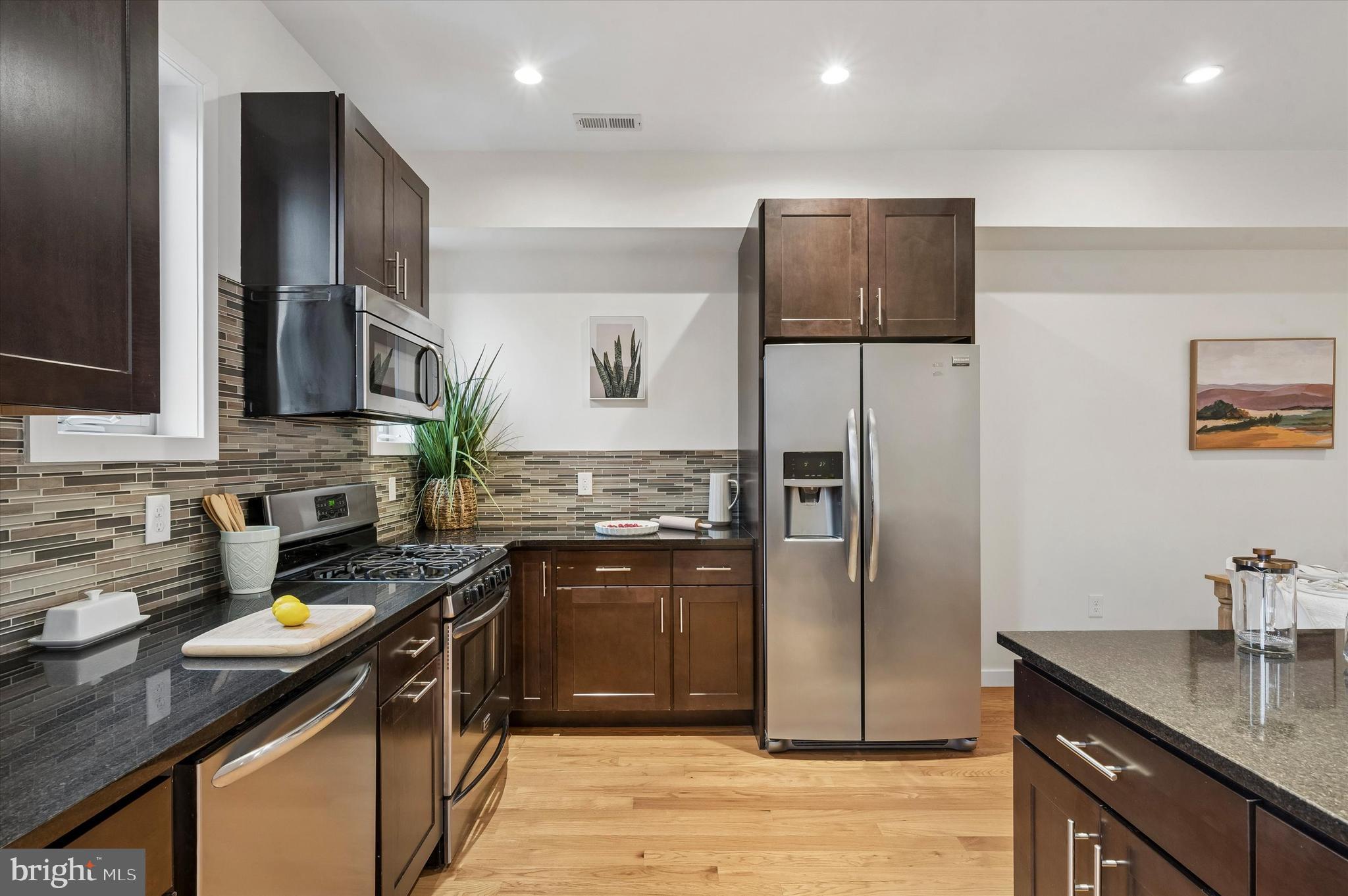 2555 CARPENTER STREET E