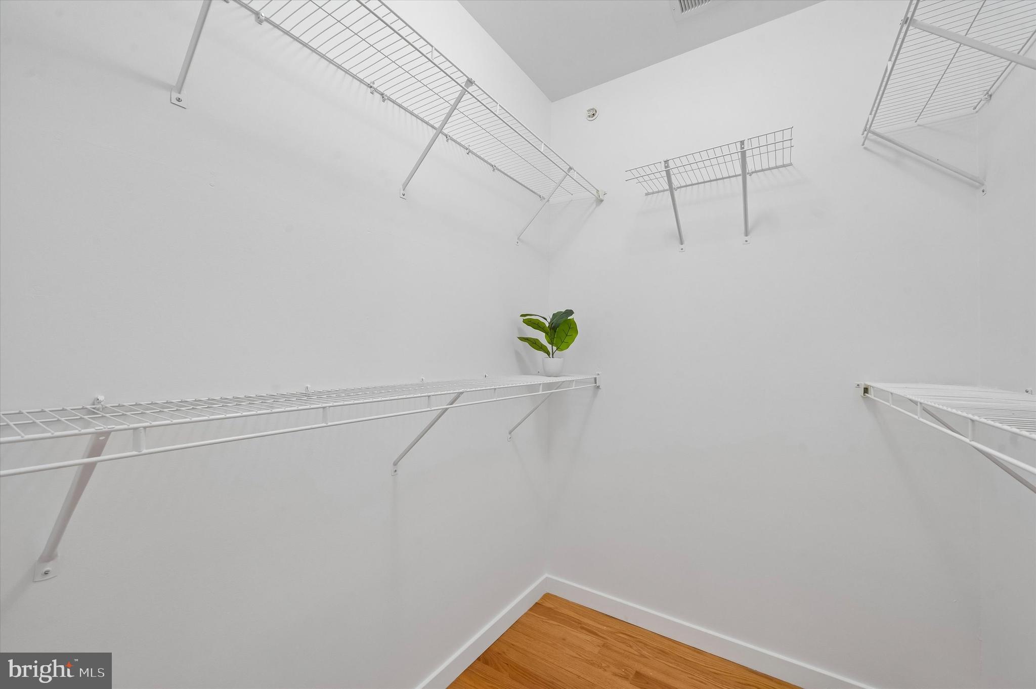 2555 CARPENTER STREET E