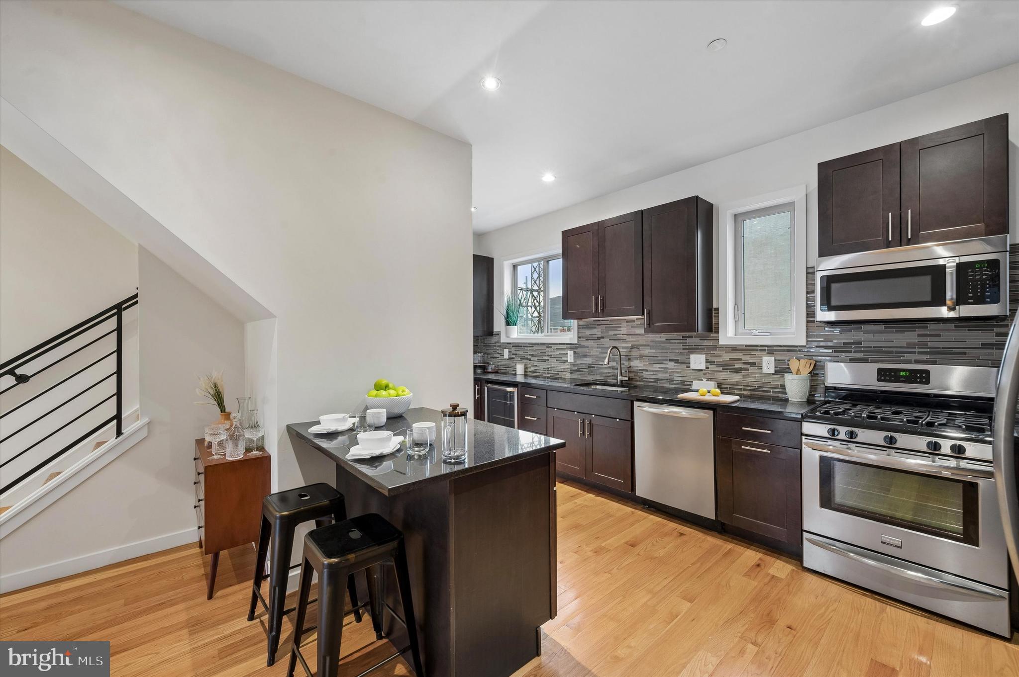 2555 CARPENTER STREET E