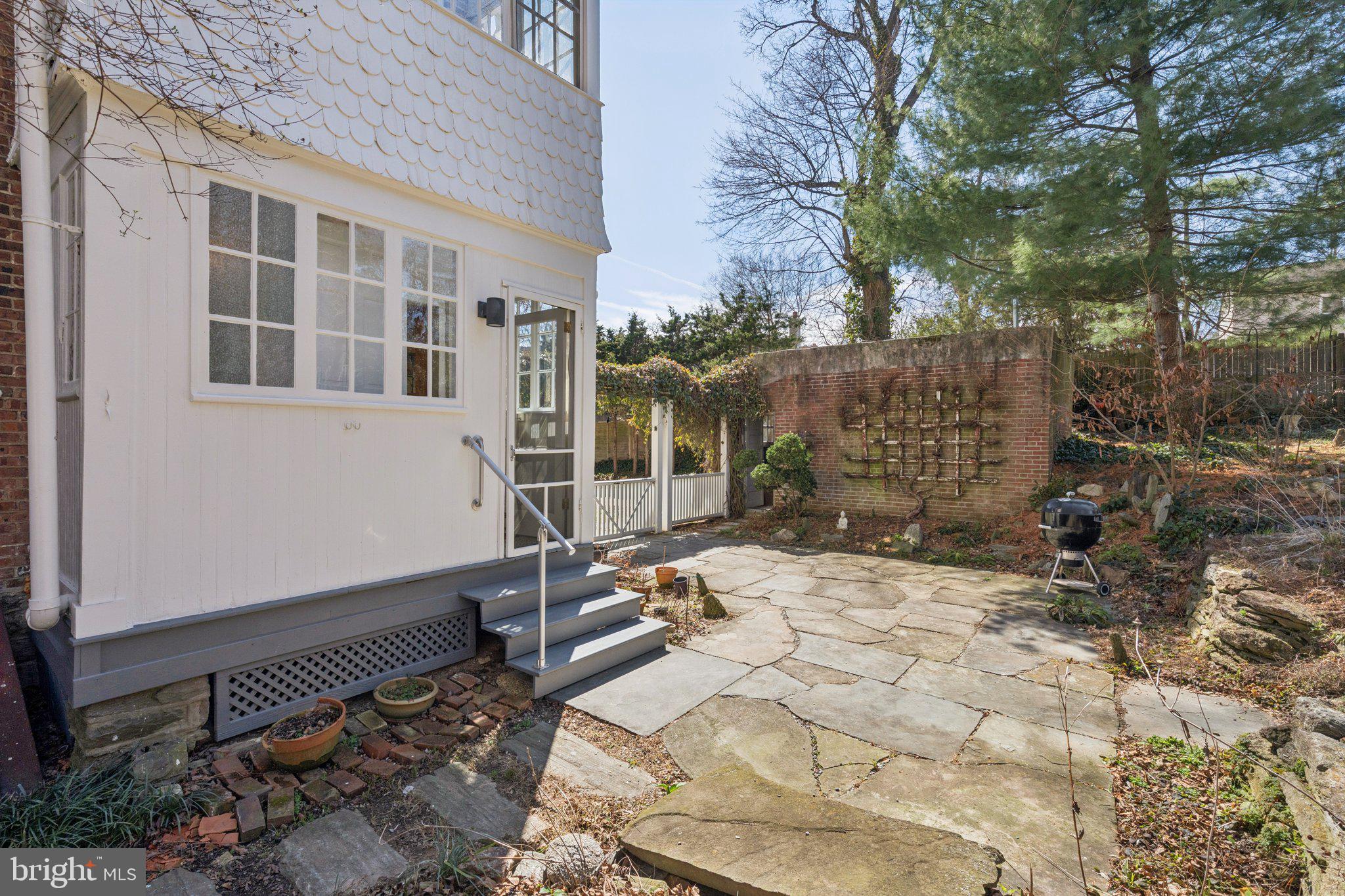 515 CARPENTER LANE