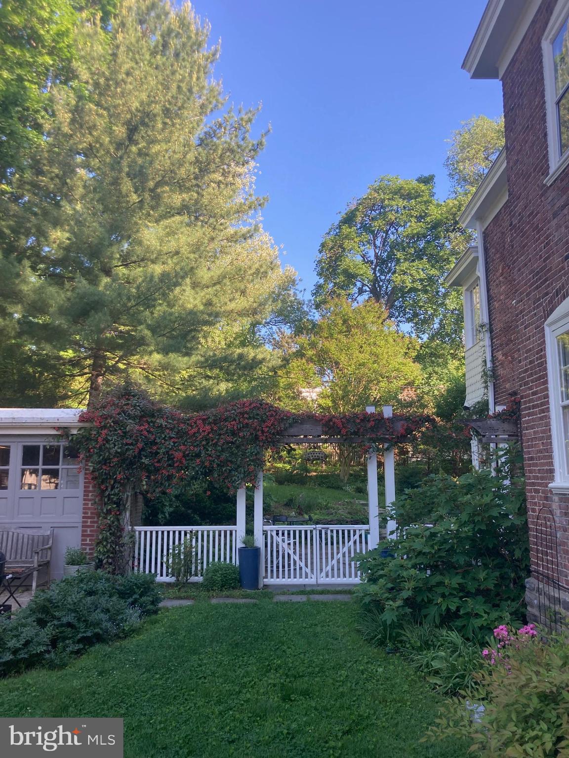 515 CARPENTER LANE