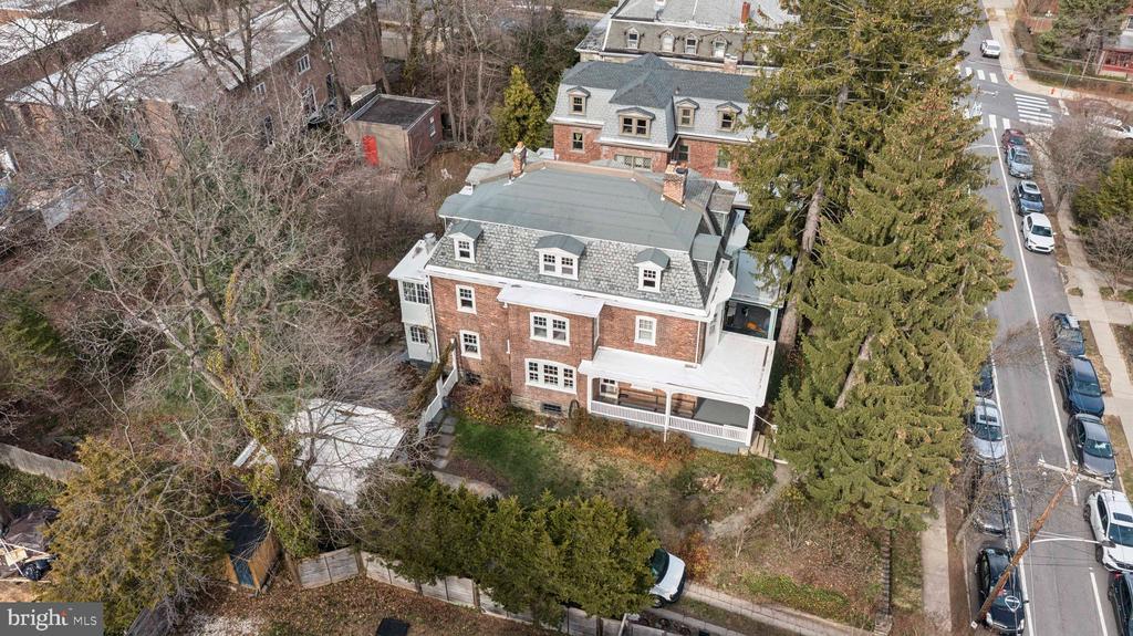 515 CARPENTER LANE