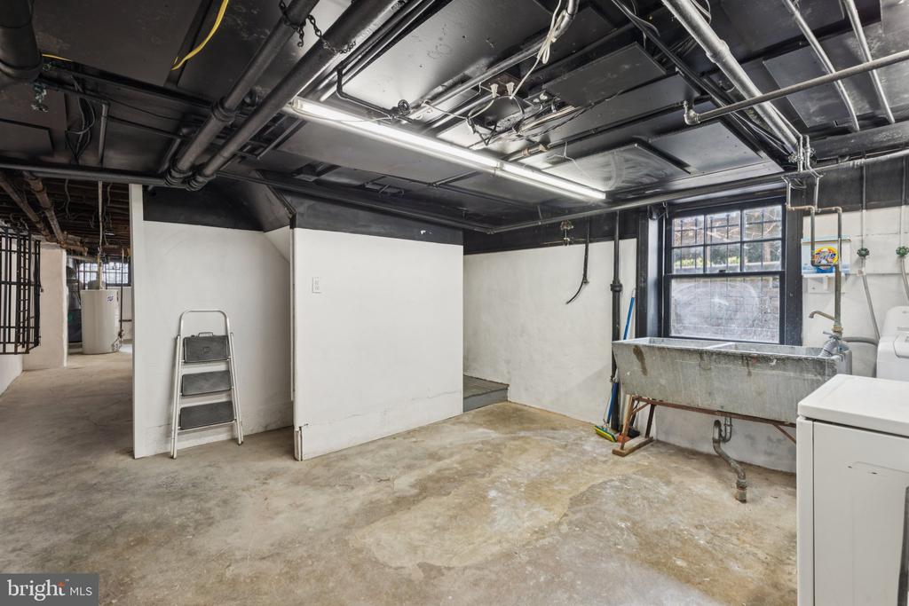 515 CARPENTER LANE