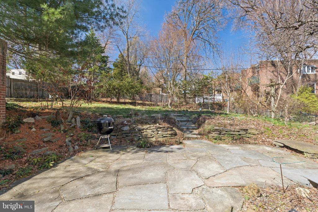 515 CARPENTER LANE