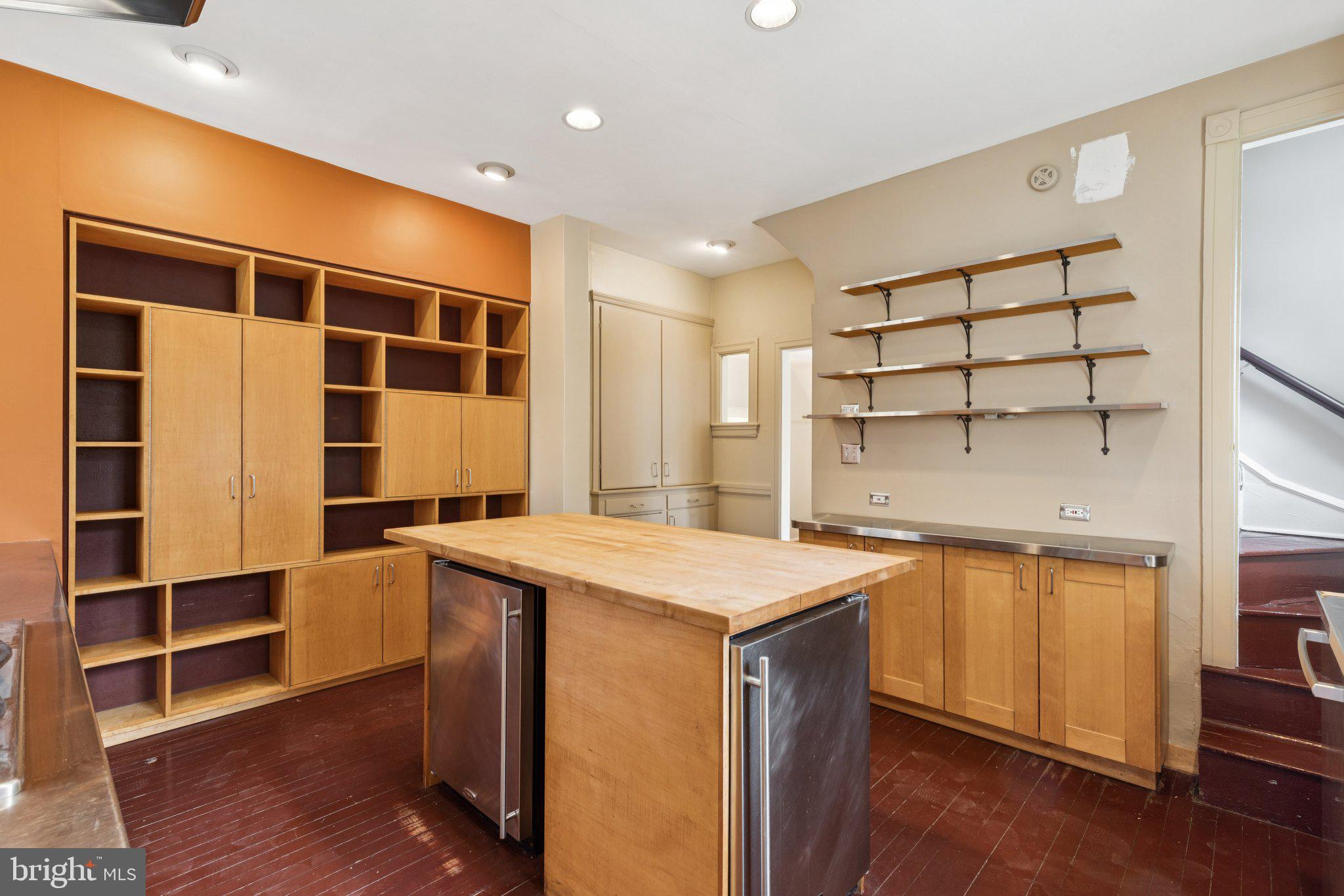 515 CARPENTER LANE
