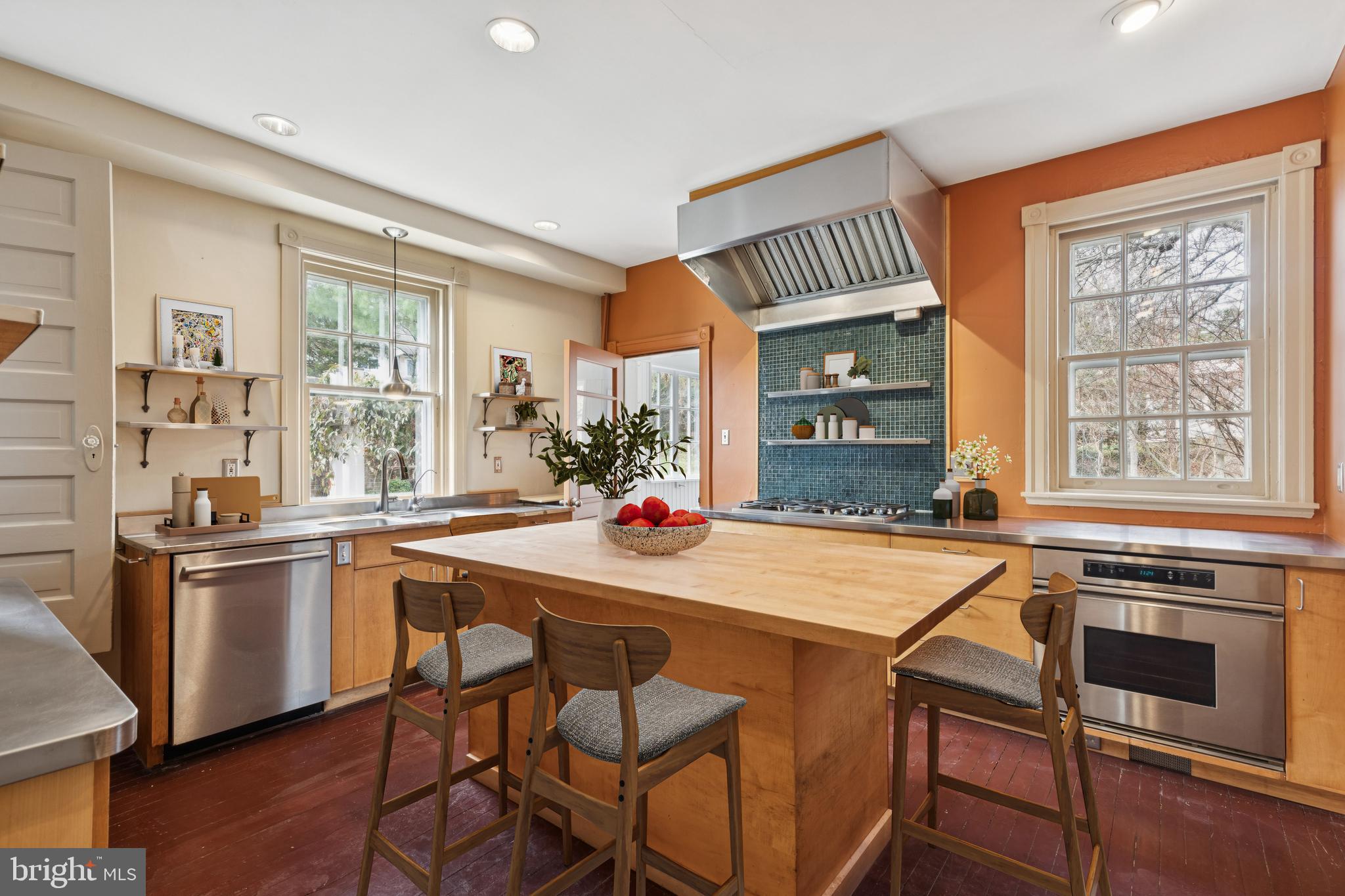 515 CARPENTER LANE