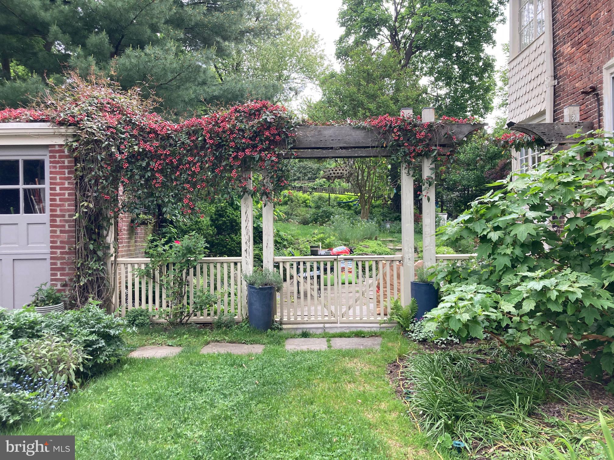 515 CARPENTER LANE