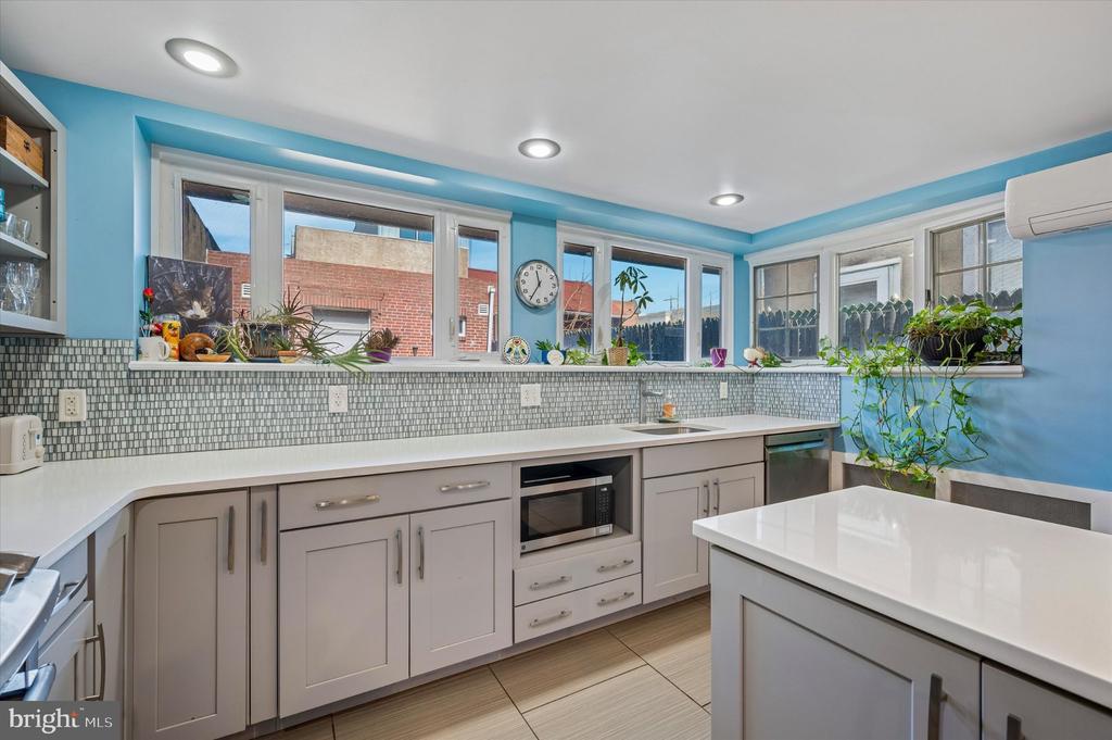 2834 EDGEMONT