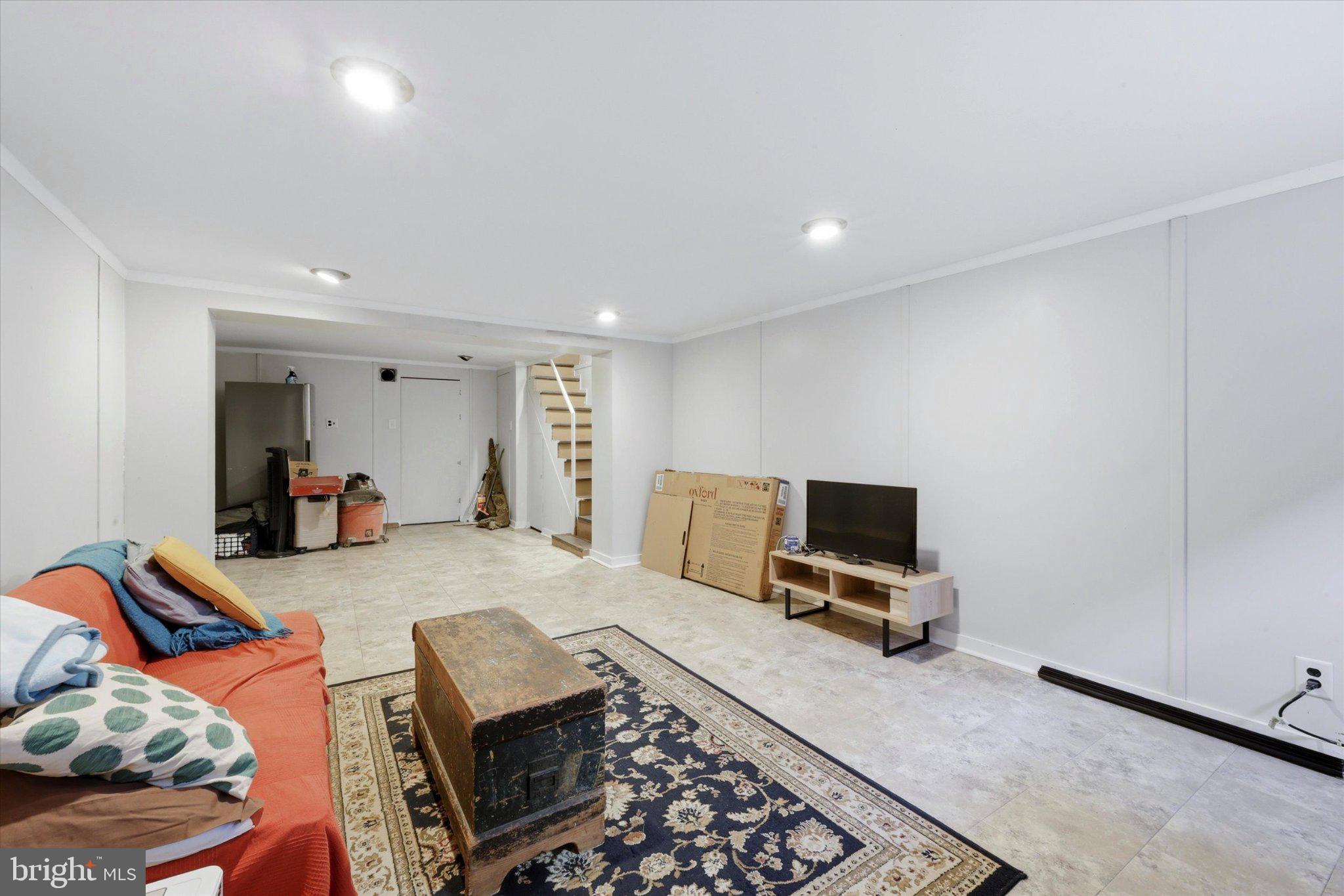 2834 EDGEMONT
