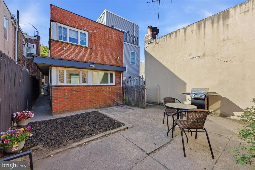 2834 EDGEMONT