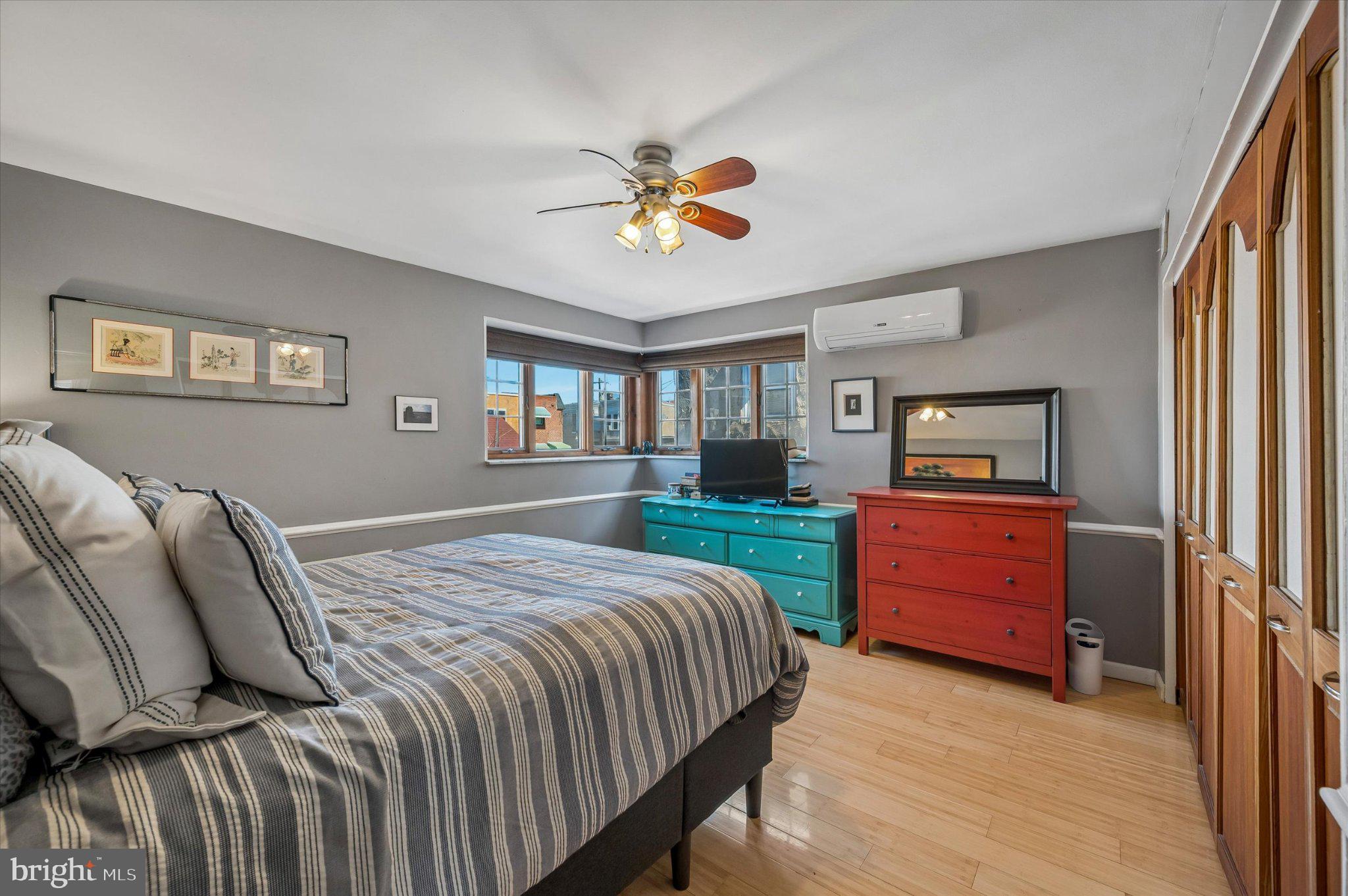 2834 EDGEMONT